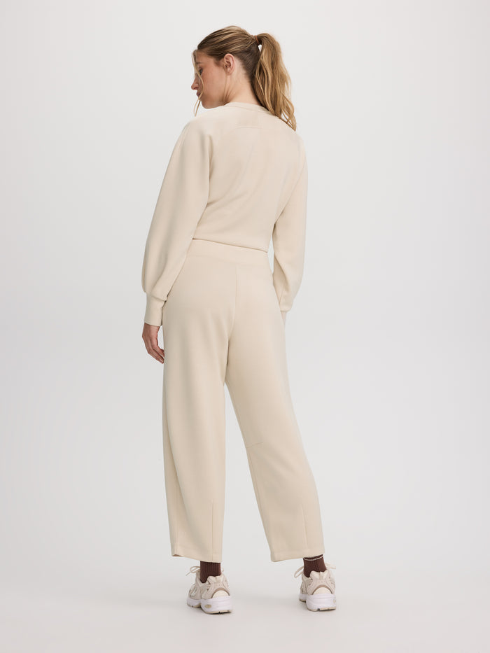 Barrel-Leg Pull-On Pant - HYLUX Hyba