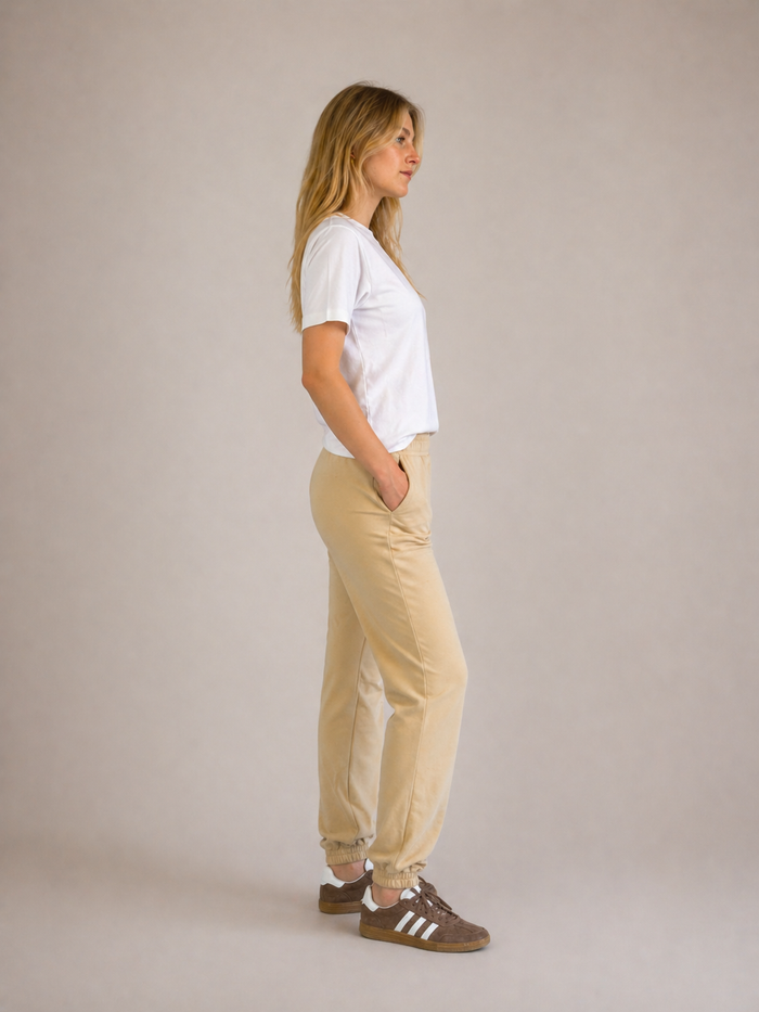 BOGILVY_-_STELLA_Straight_Fit_Sweatpants_Mid_Rise_CACAO_seitlich