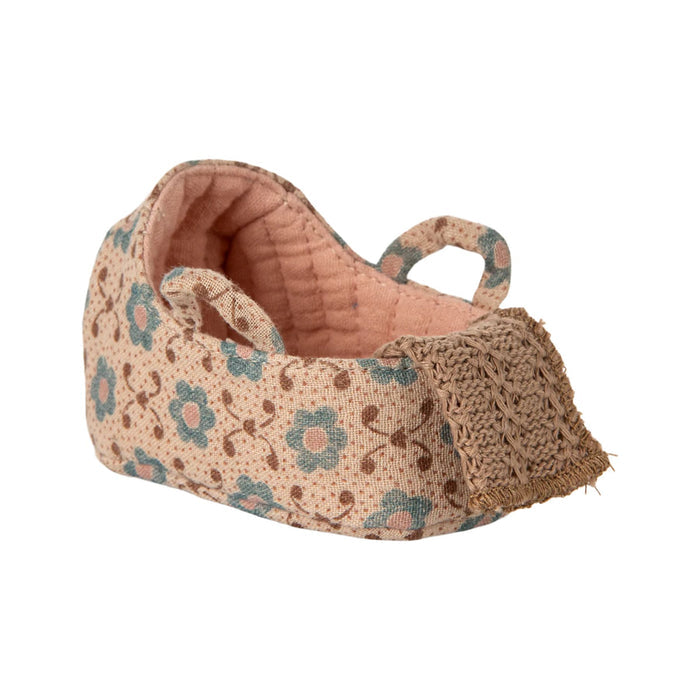 Carry Cot, Baby Mouse