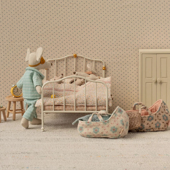 Carry Cot, Baby Mouse