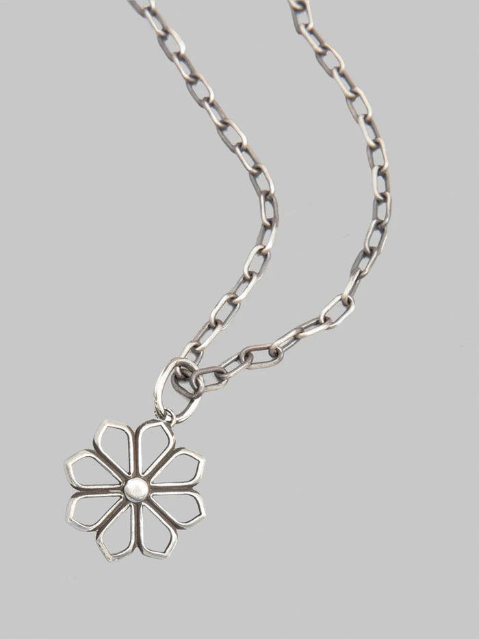 Kobashi 8 petals Kikumon Yatsu Giku Sukashi Charm Medium Silver 925 detail